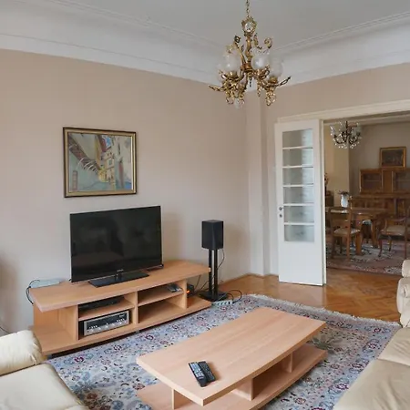 Dvornik Lux アパート スコピエ