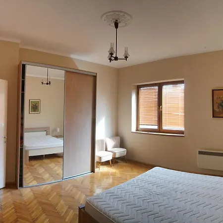 Dvornik Lux アパート スコピエ