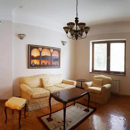 Dvornik Lux Апартаменти Скоп'є