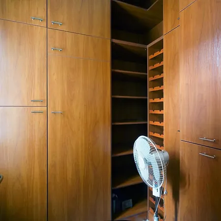 Dvornik Lux Скоп'є