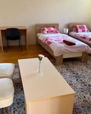 Апартаменти Dvornik Lux Скоп'є