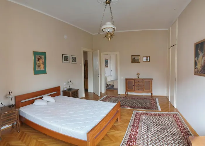 Dvornik Lux Apartment *