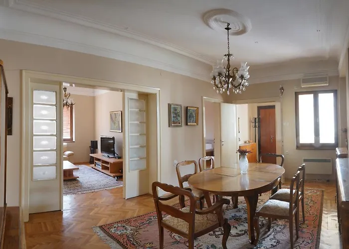 Apartment Dvornik Lux