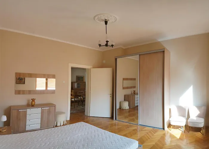 아파트 Dvornik Lux 스코페