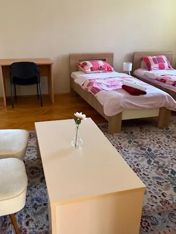 아파트 Dvornik Lux 스코페